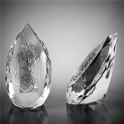 Islamski prezynt z krystalicznym diamyntym